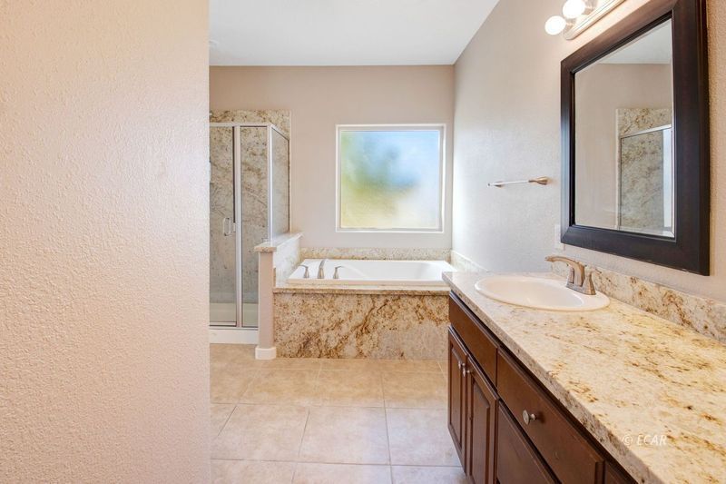957 Blue Jay Drive Property Photo 27