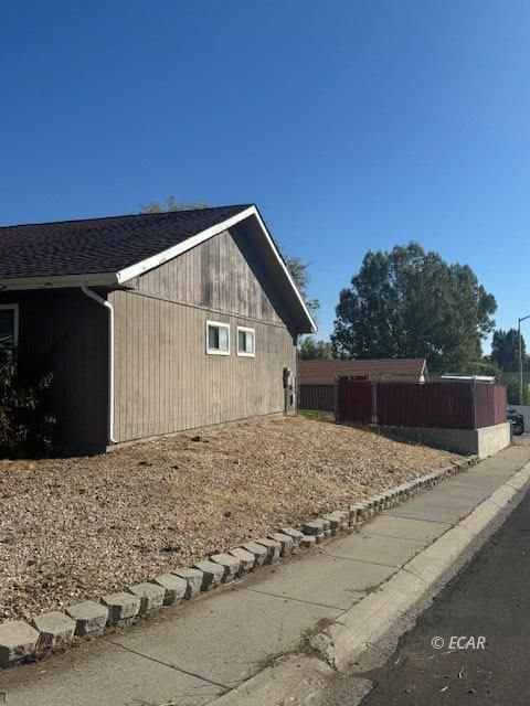 3306 Enfield Avenue Property Photo 3