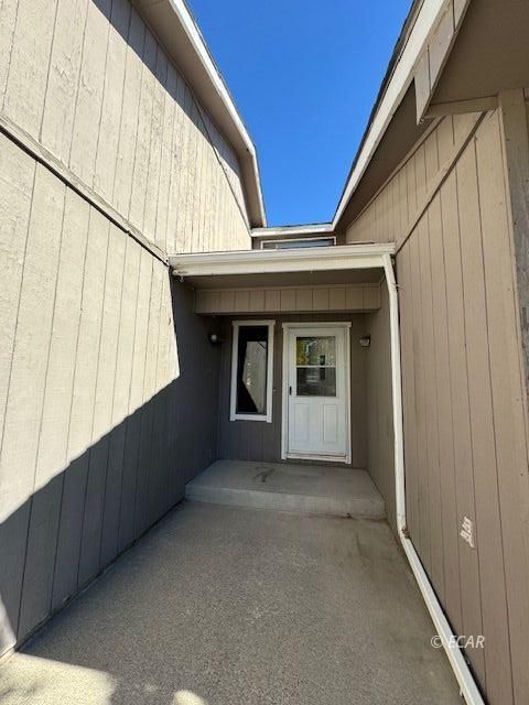 3306 Enfield Avenue Property Photo 4