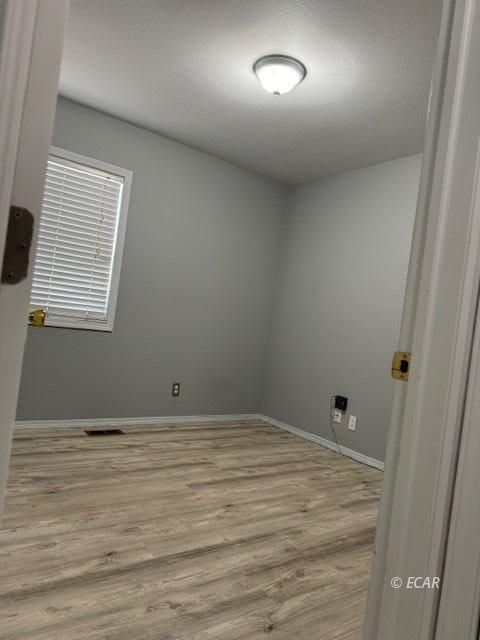 3306 Enfield Avenue Property Photo 25