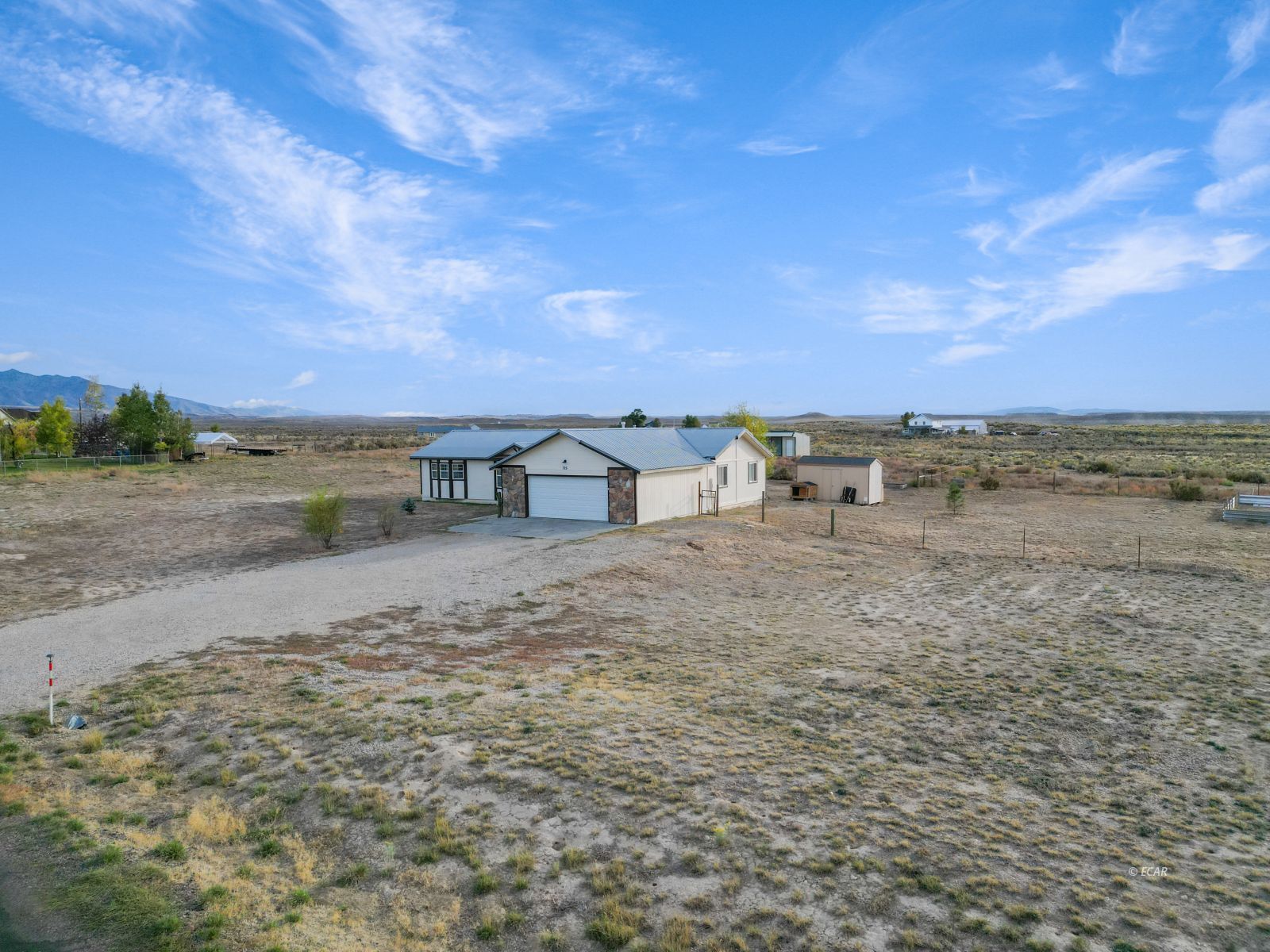 725 Diamondback Drive Property Photo 2