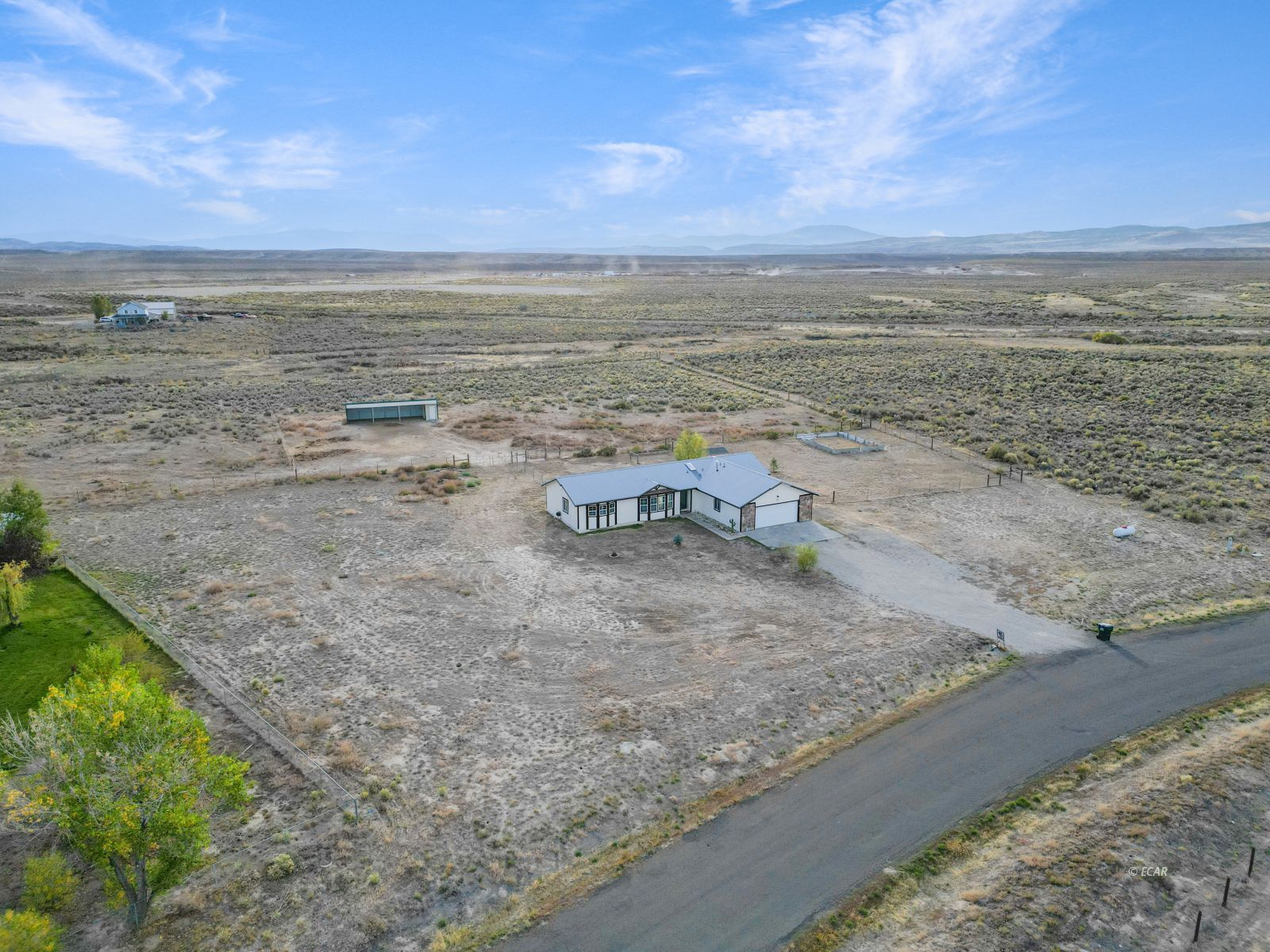 725 Diamondback Drive Property Photo 3