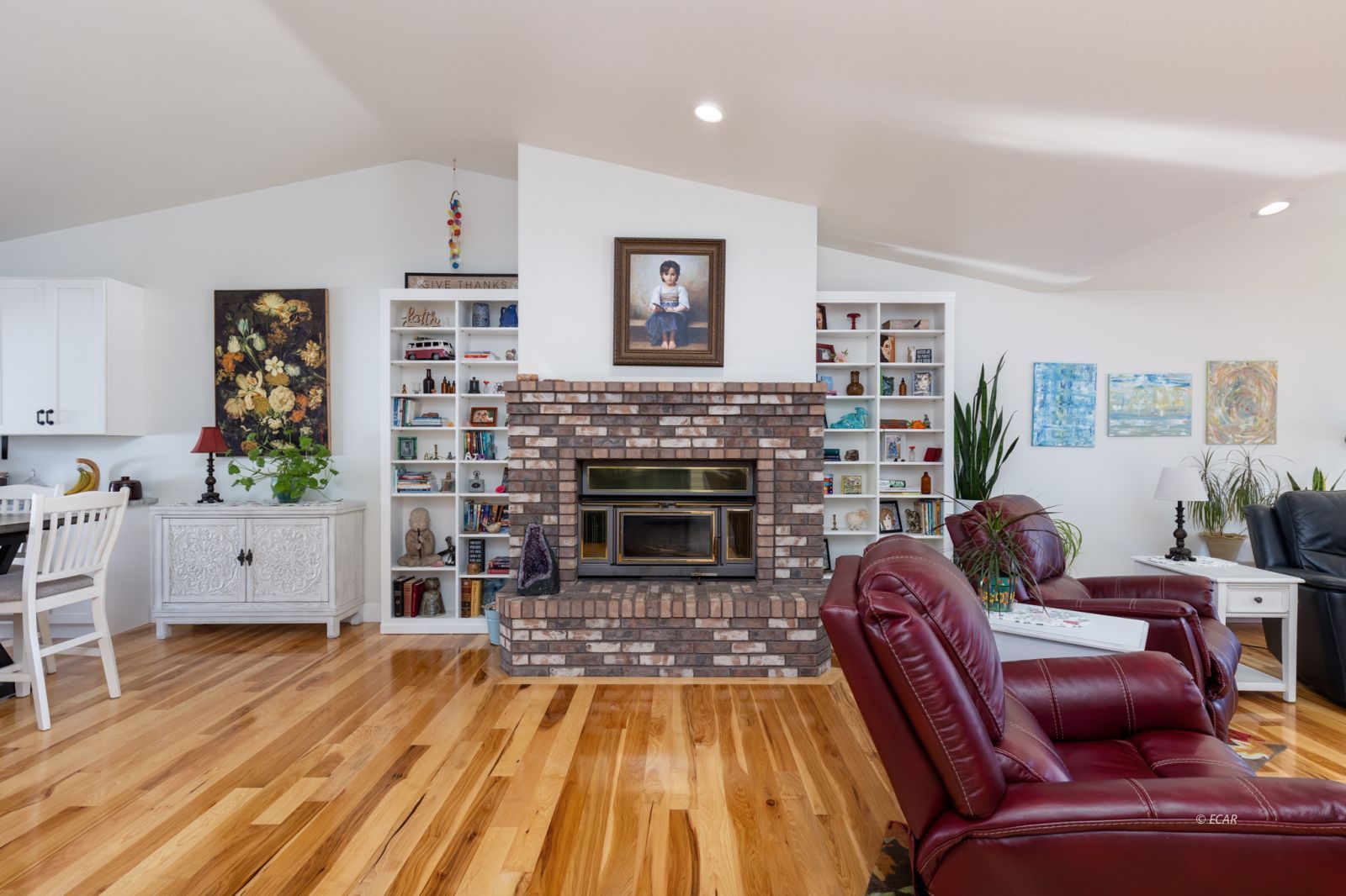 288 W Cedar Street Property Photo 8