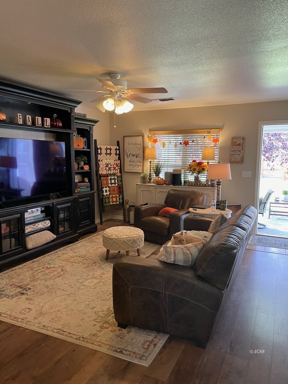 668 Baker Street Property Photo 5