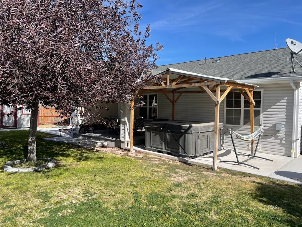668 Baker Street Property Photo 14