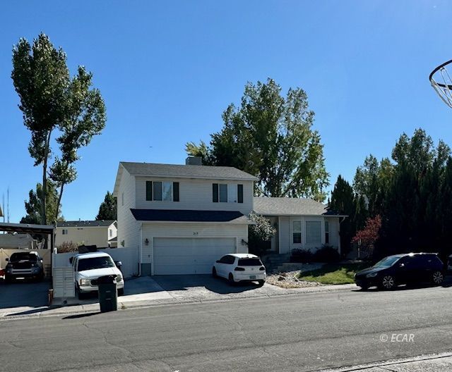 213 Rolling Hills Drive Property Photo 3