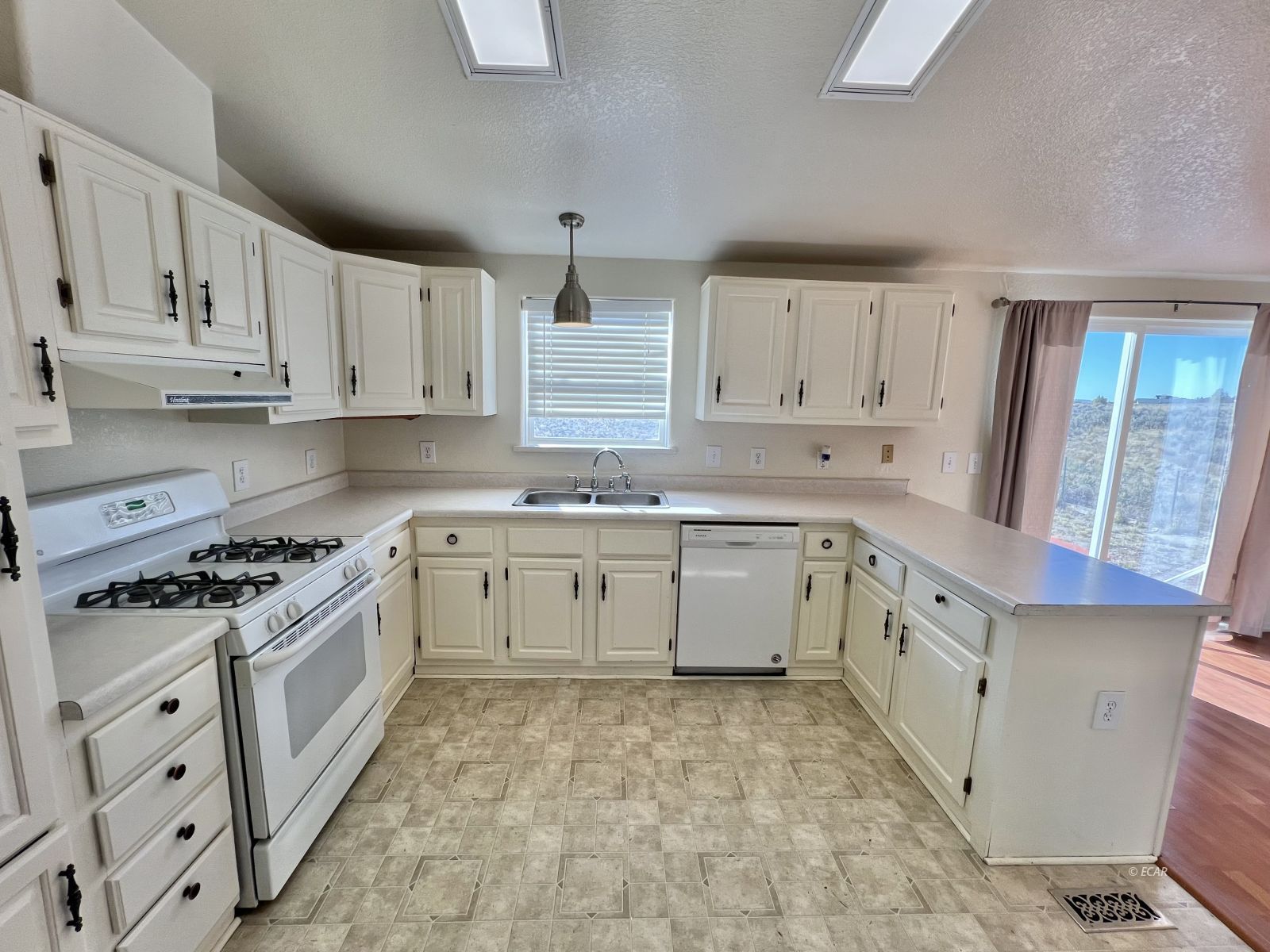 808 Abeyta Drive Property Photo 11