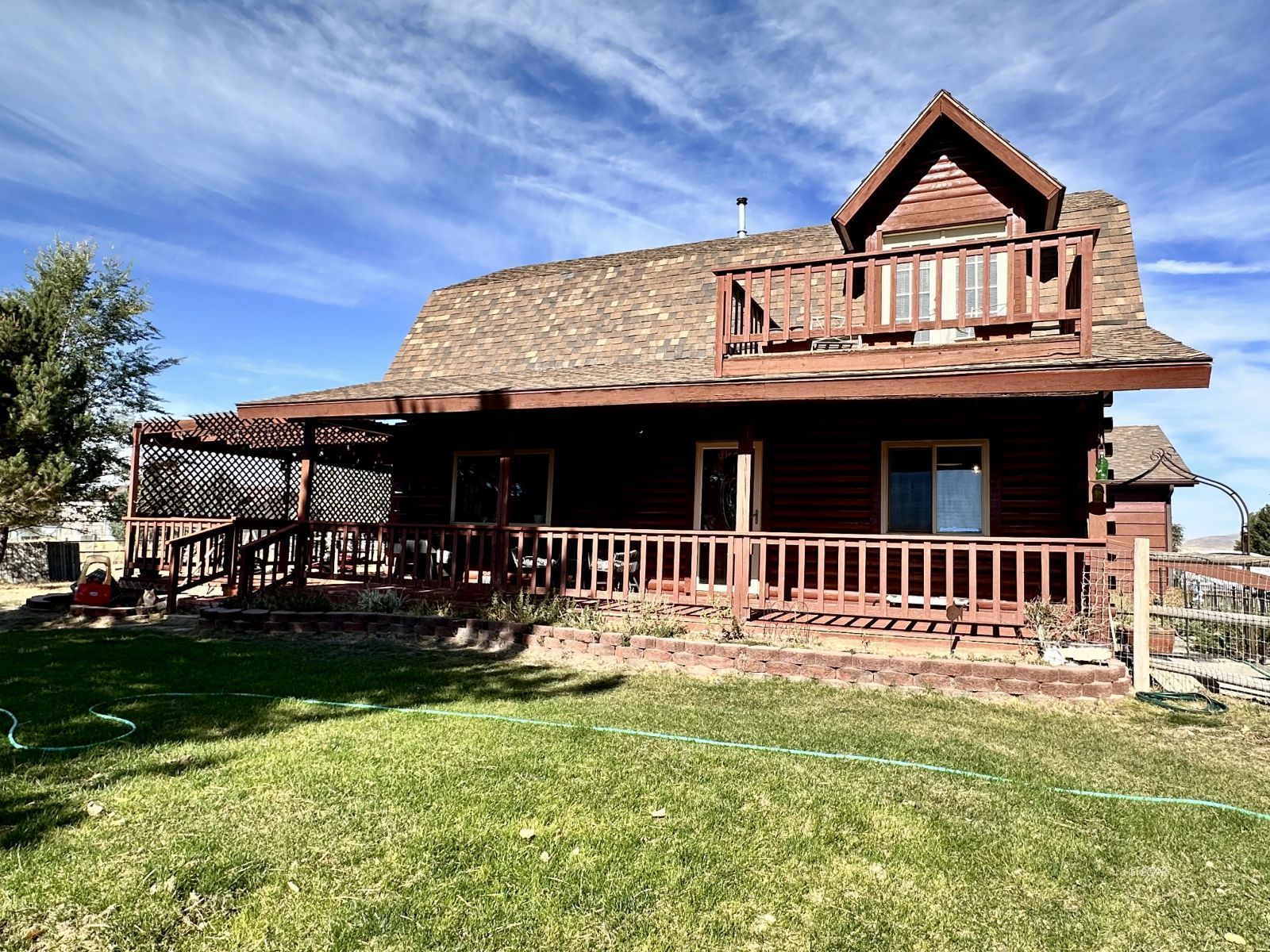 142 Country Club Parkway Property Photo