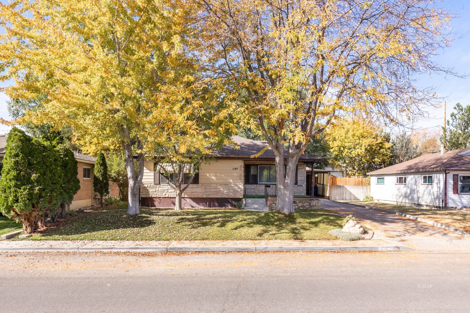 1149 Highland Drive Property Photo 3