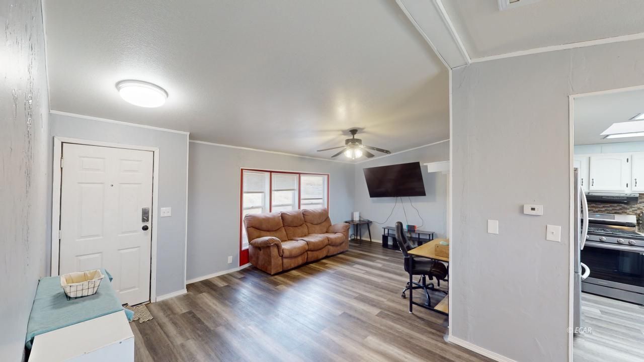 716 Spring Valley Parkway Property Photo 6