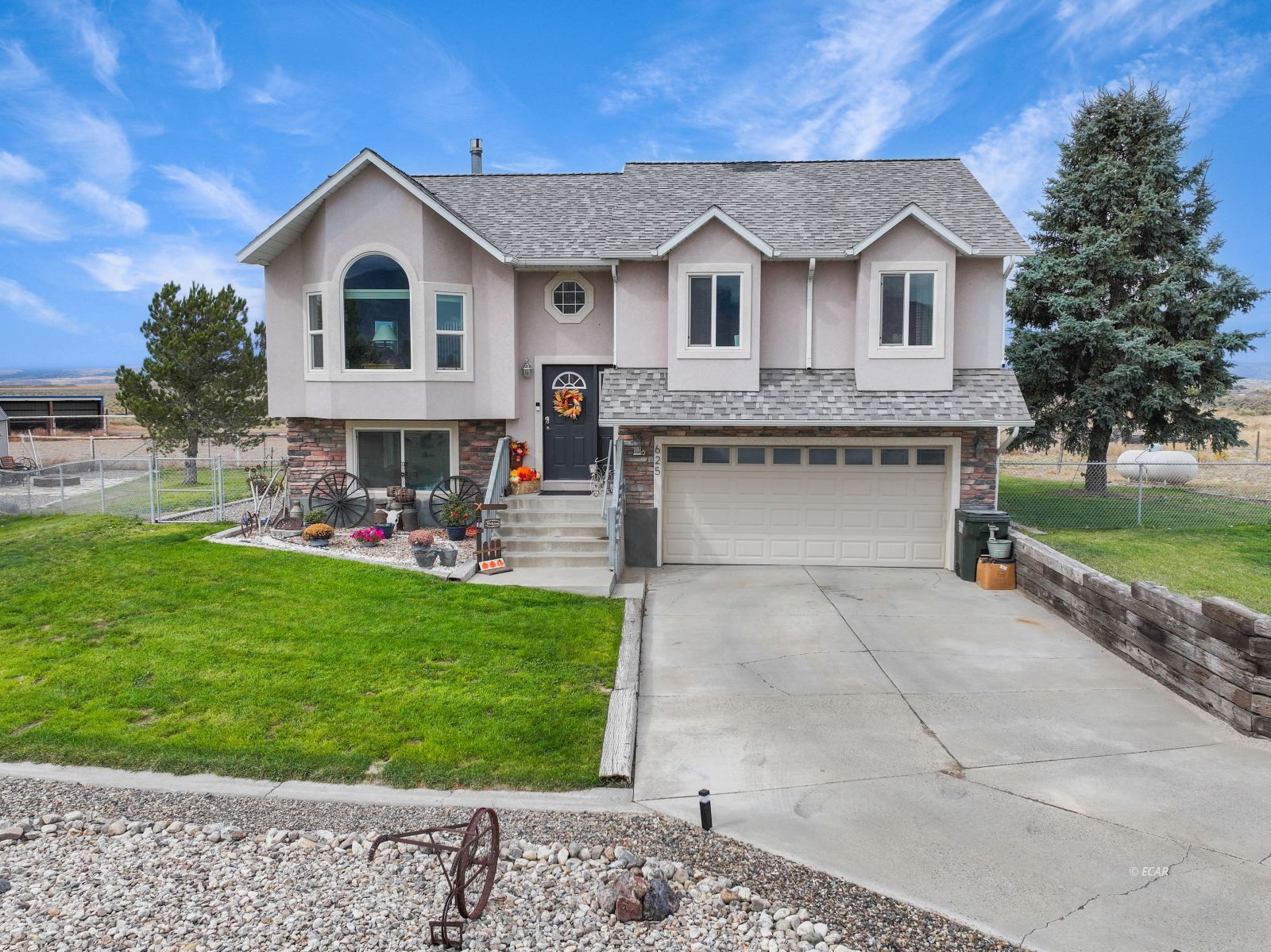 625 Diamondback Drive Property Photo 2
