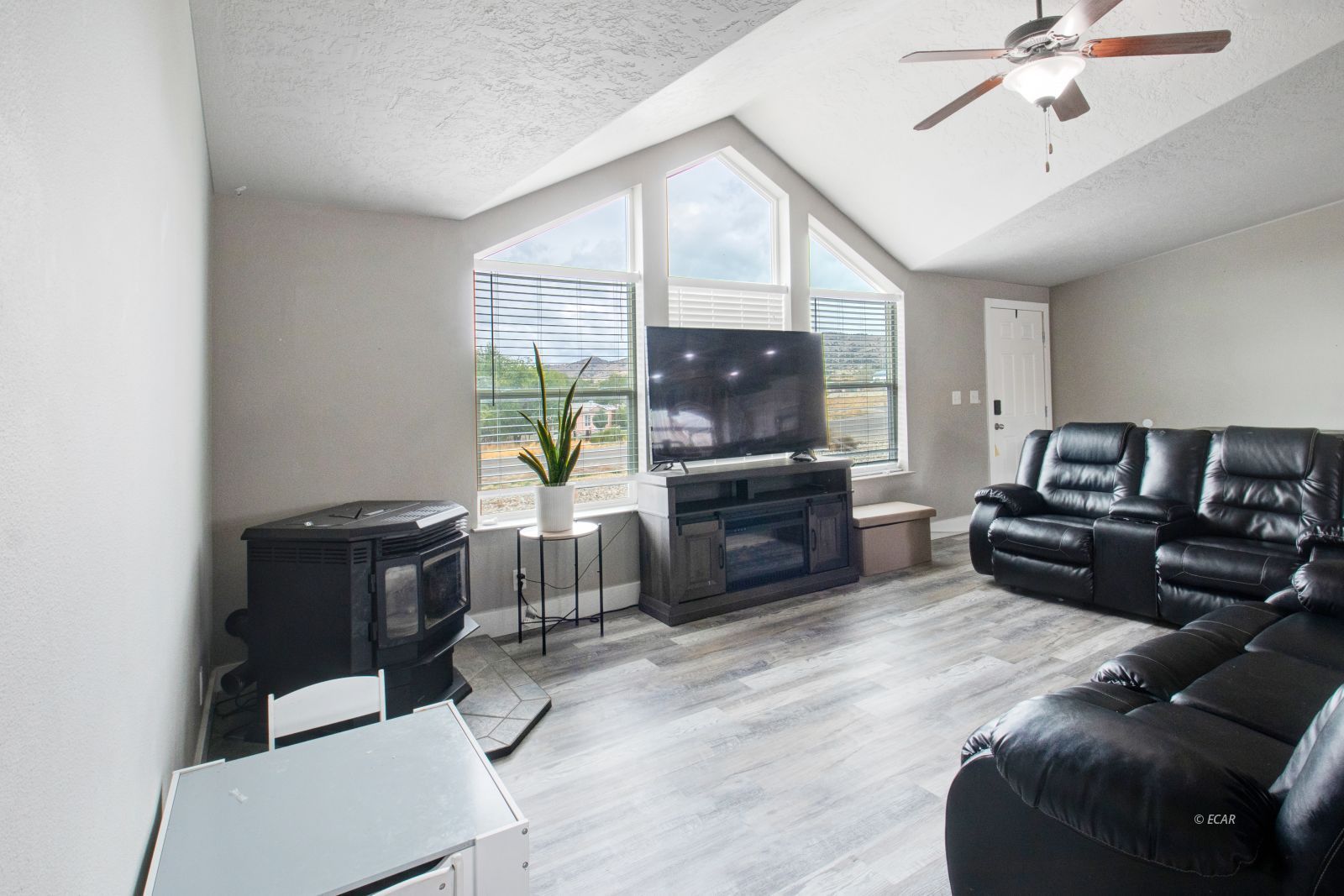 857 Spring Valley Parkway Property Photo 7