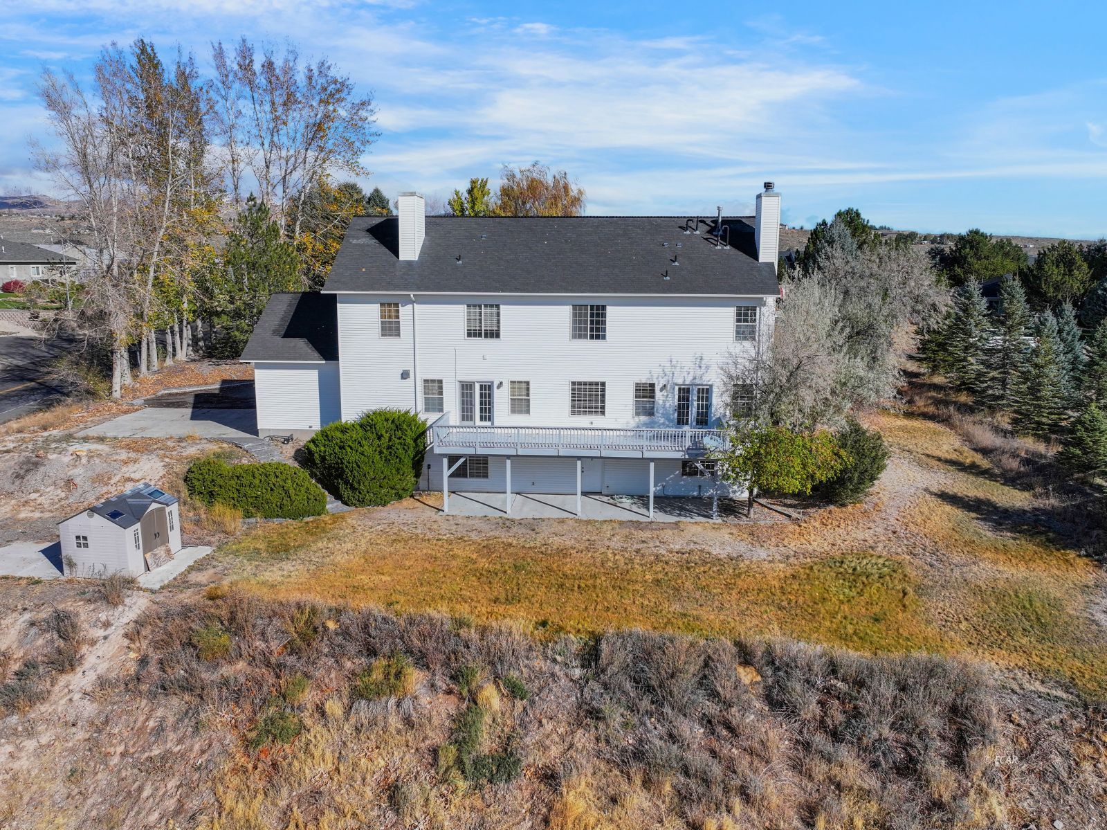1625 Royal Crest Drive Property Photo 4
