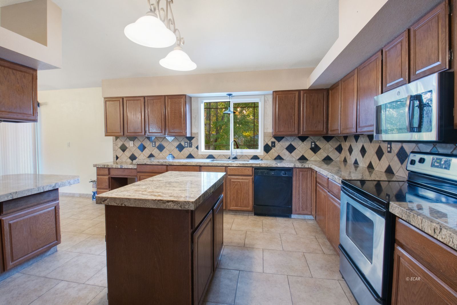 3337 Enfield Avenue Property Photo 9