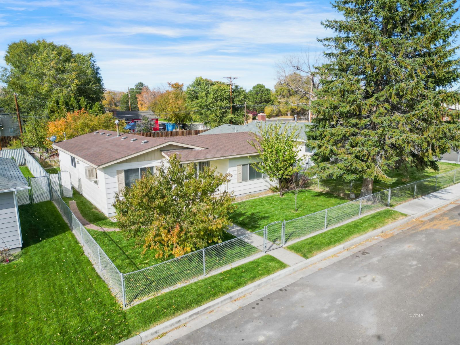 669 Sage Street Property Photo 3
