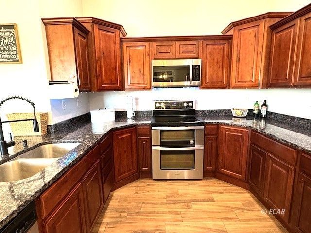 374 Brooklawn Lane Property Photo 4