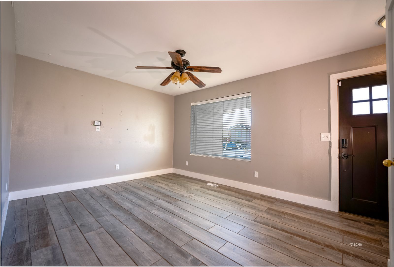 3538 Hawthorne Drive Property Photo 3