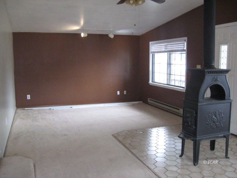 563 Baker Street Property Photo 2