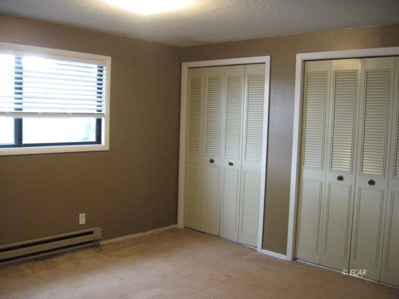 563 Baker Street Property Photo 8
