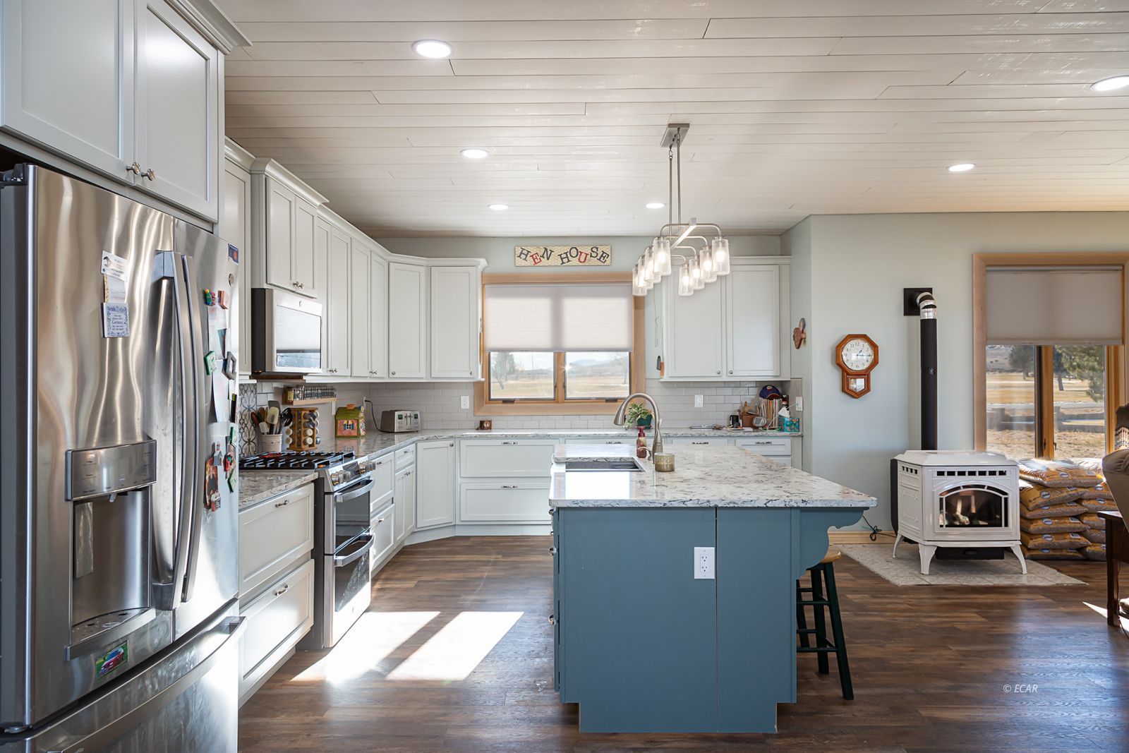 533 Hogan Street Property Photo 4