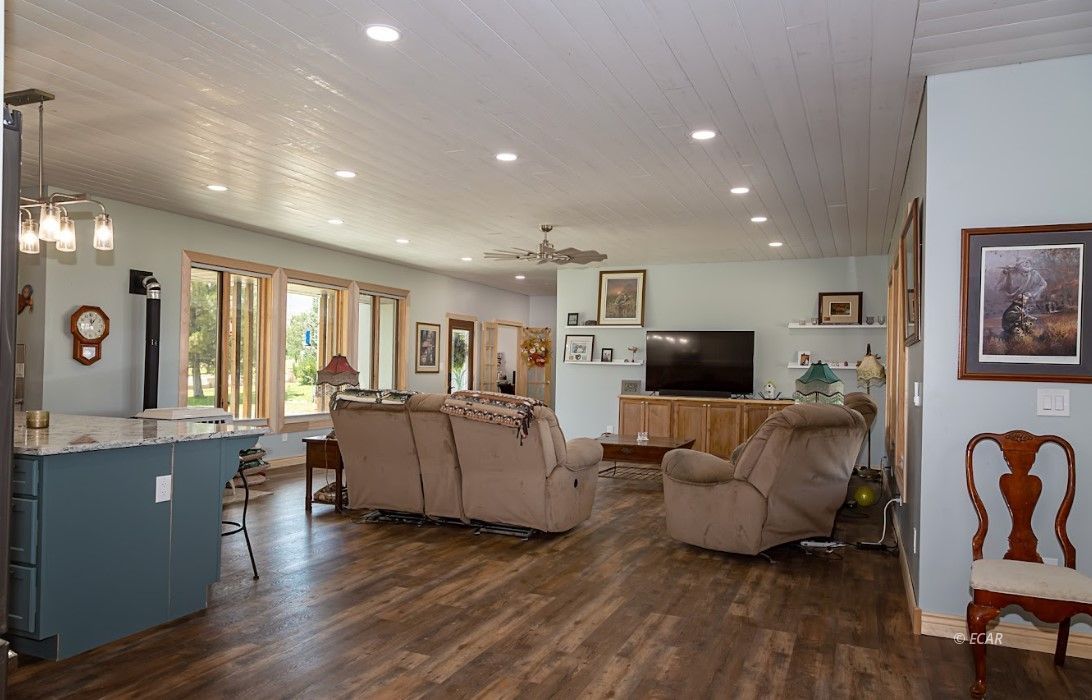 533 Hogan Street Property Photo 4