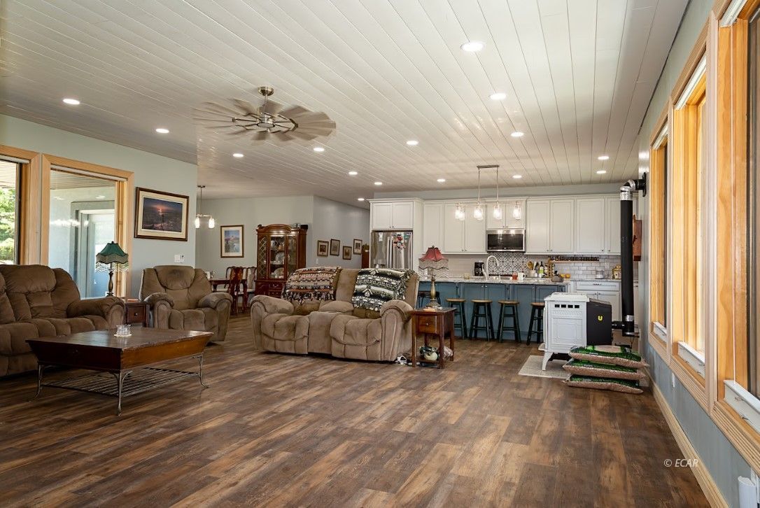 533 Hogan Street Property Photo 9