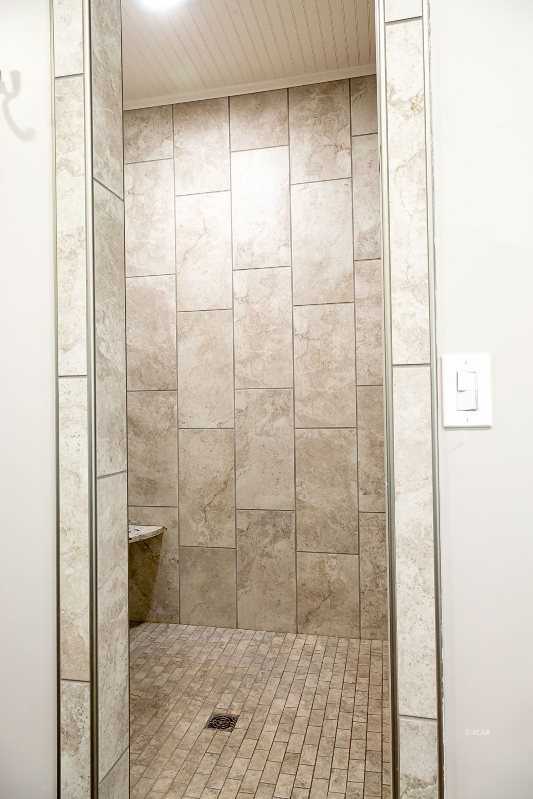 533 Hogan Street Property Photo 14