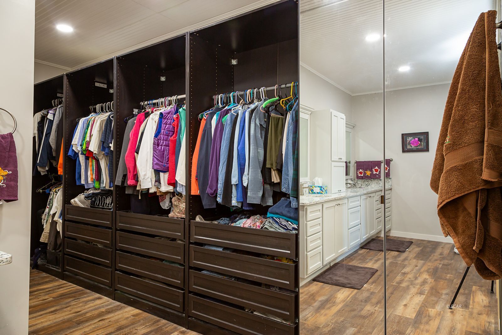 533 Hogan Street Property Photo 17