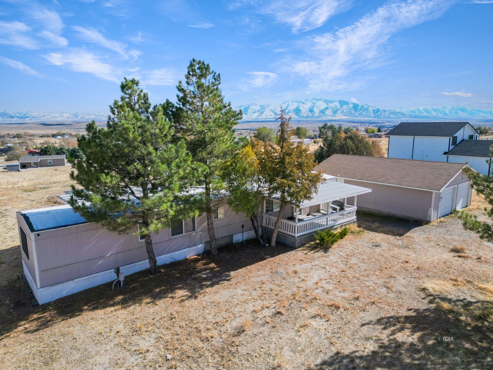 694 Spring Valley Parkway Property Photo 2
