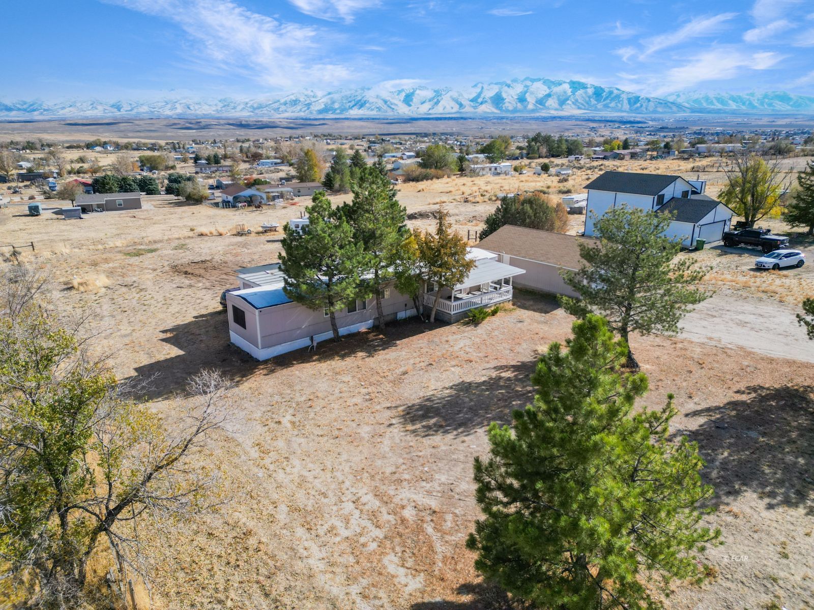 694 Spring Valley Parkway Property Photo 3