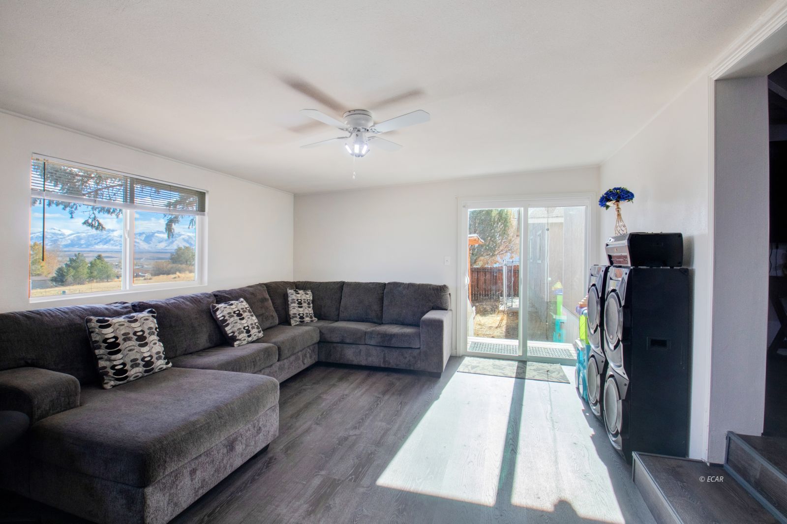 694 Spring Valley Parkway Property Photo 4