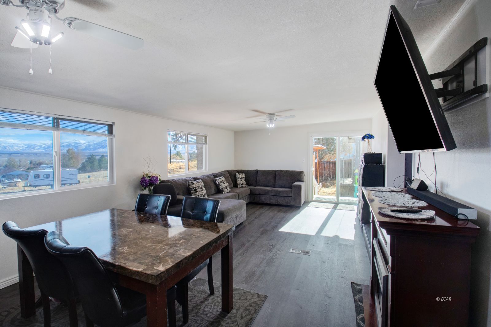 694 Spring Valley Parkway Property Photo 7