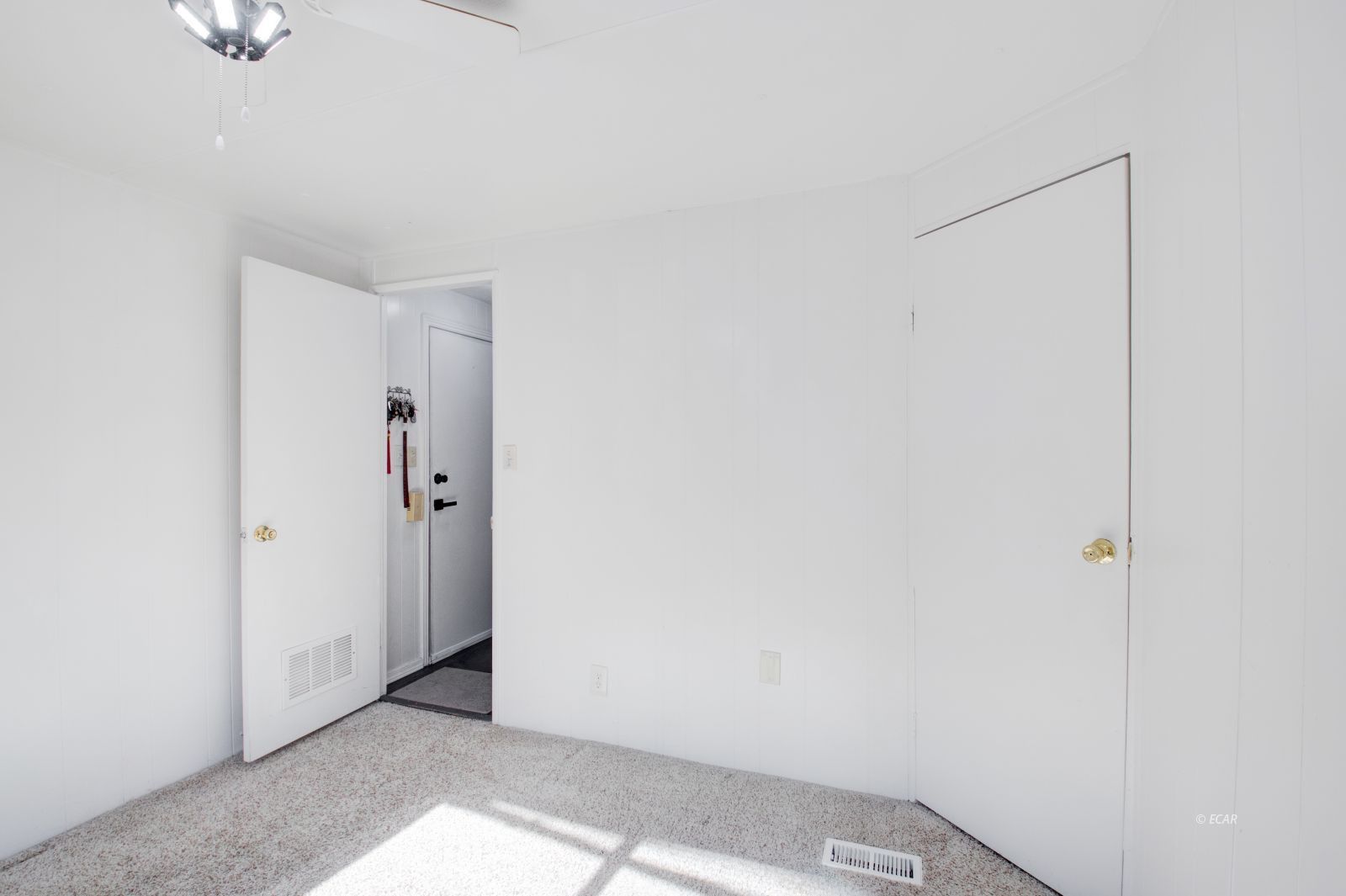 694 Spring Valley Parkway Property Photo 20