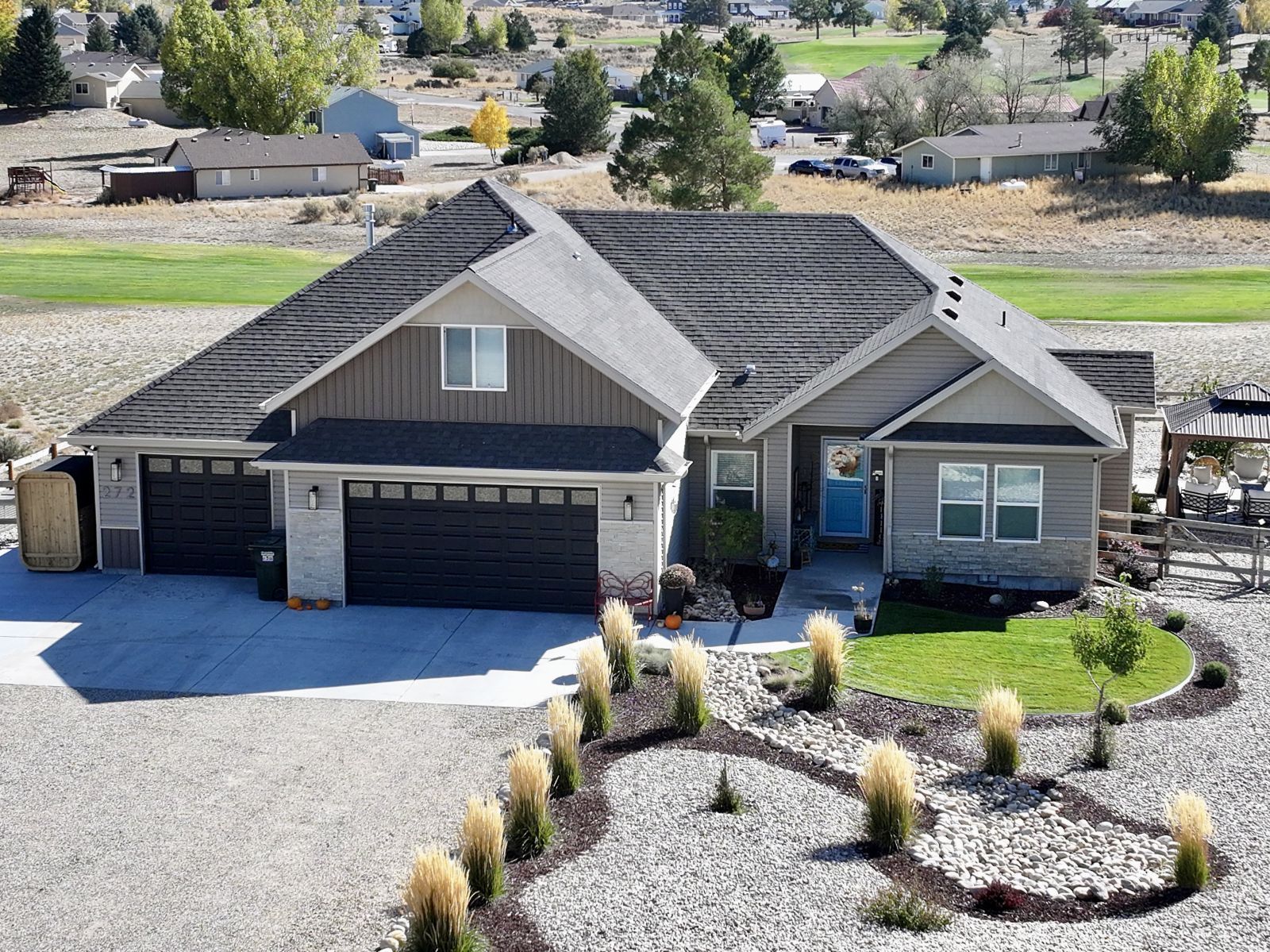 272 Lakeport Drive Property Photo 3