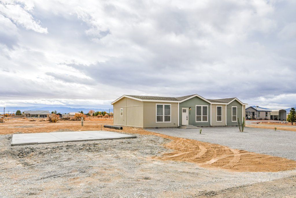 1361 Gee West Property Photo 3