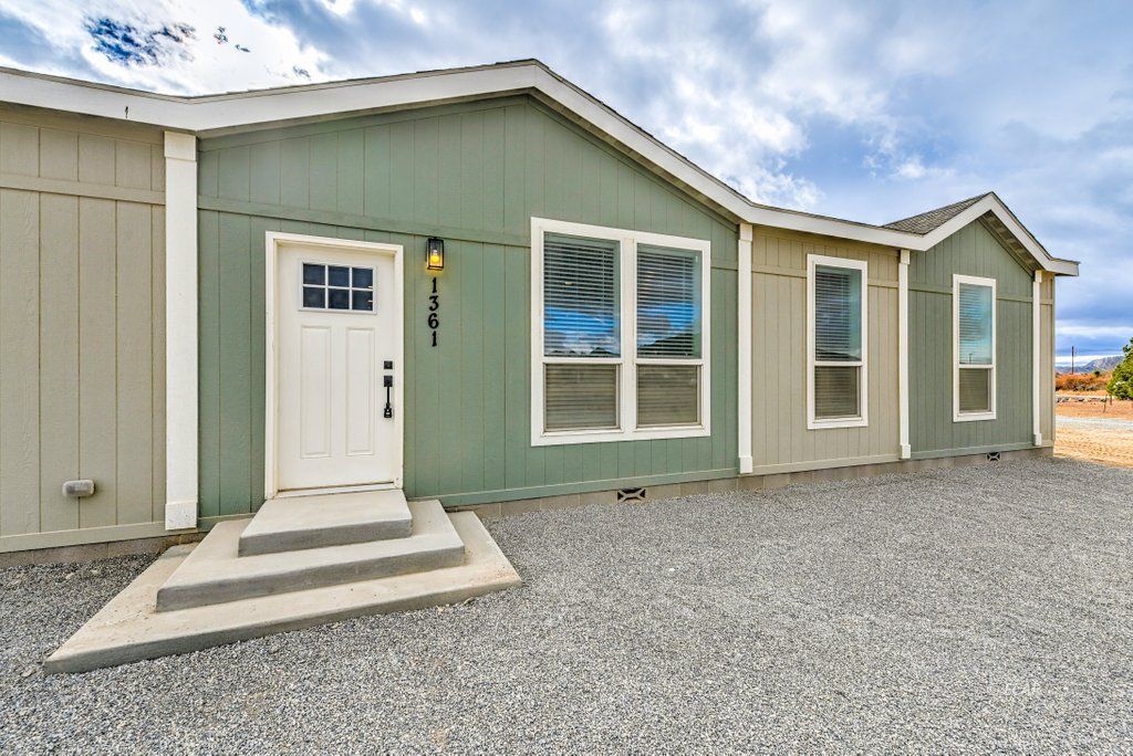1361 Gee West Property Photo 4