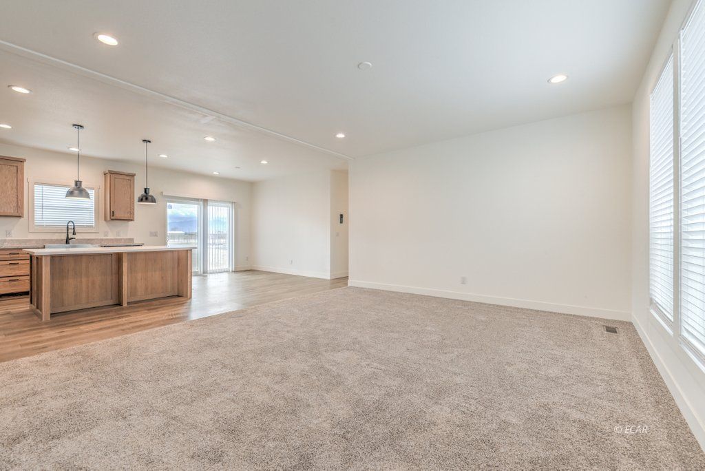 1361 Gee West Property Photo 5