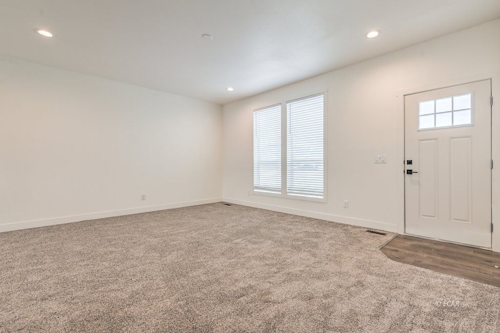 1361 Gee West Property Photo 7