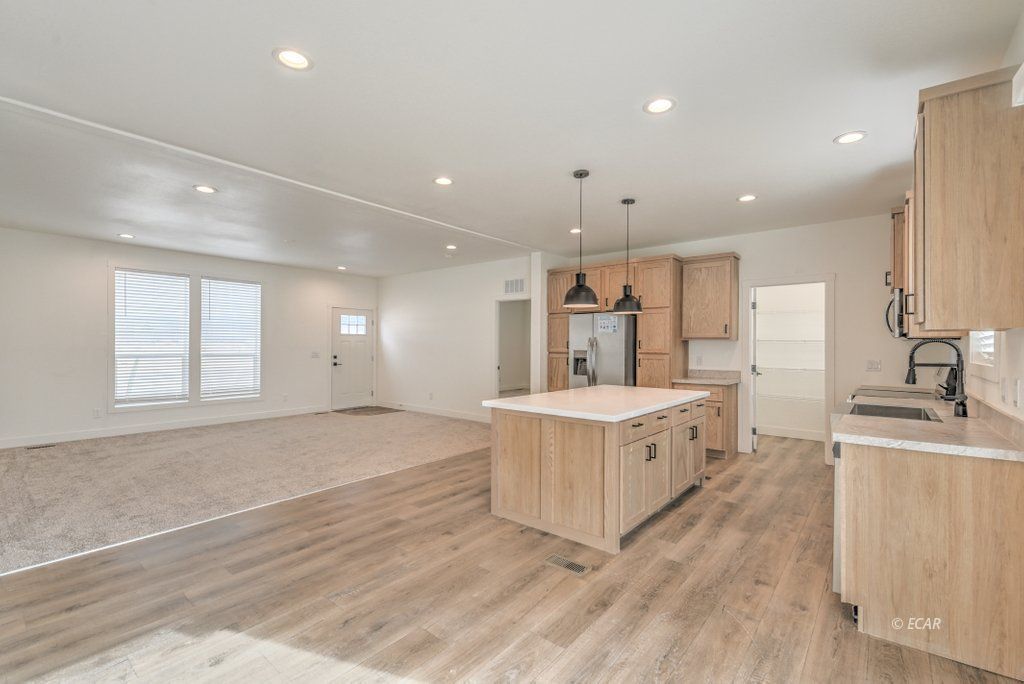 1361 Gee West Property Photo 9
