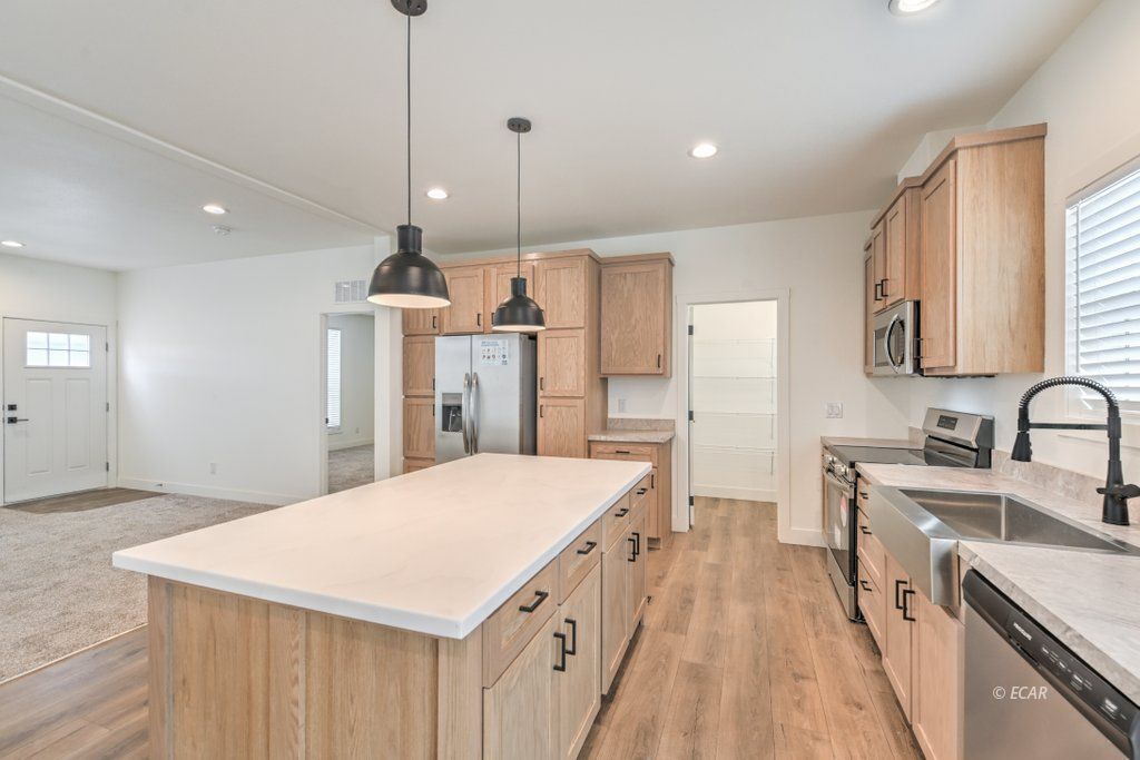 1361 Gee West Property Photo 10