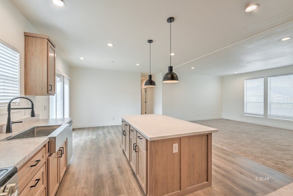 1361 Gee West Property Photo 12