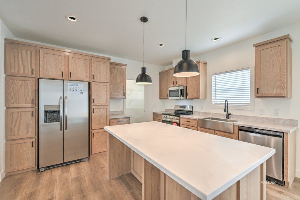 1361 Gee West Property Photo 13