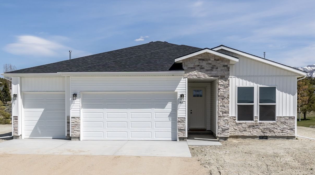 3162 Newcastle Circle Property Photo 2