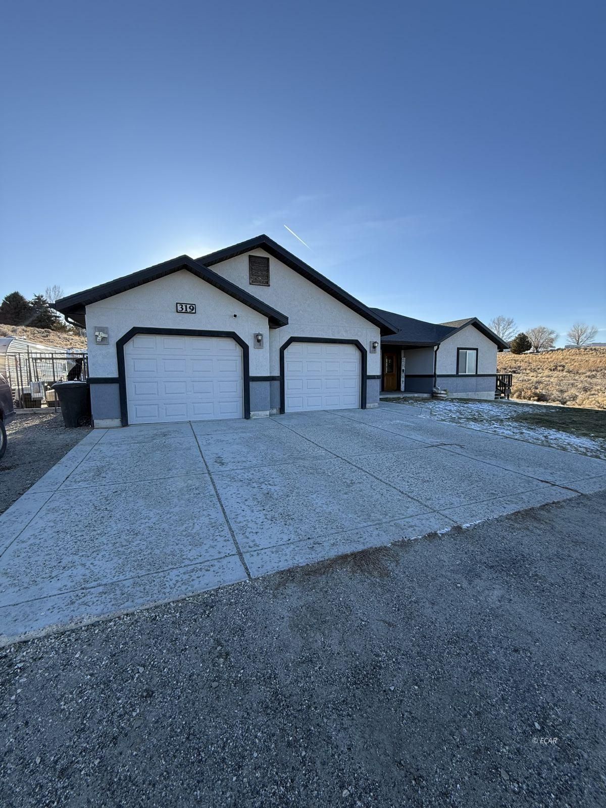 319 Country Club Parkway Property Photo