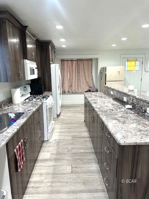 2324 Virginia Way Property Photo 6