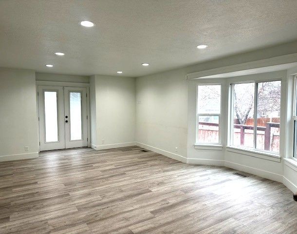 2324 Virginia Way Property Photo 7