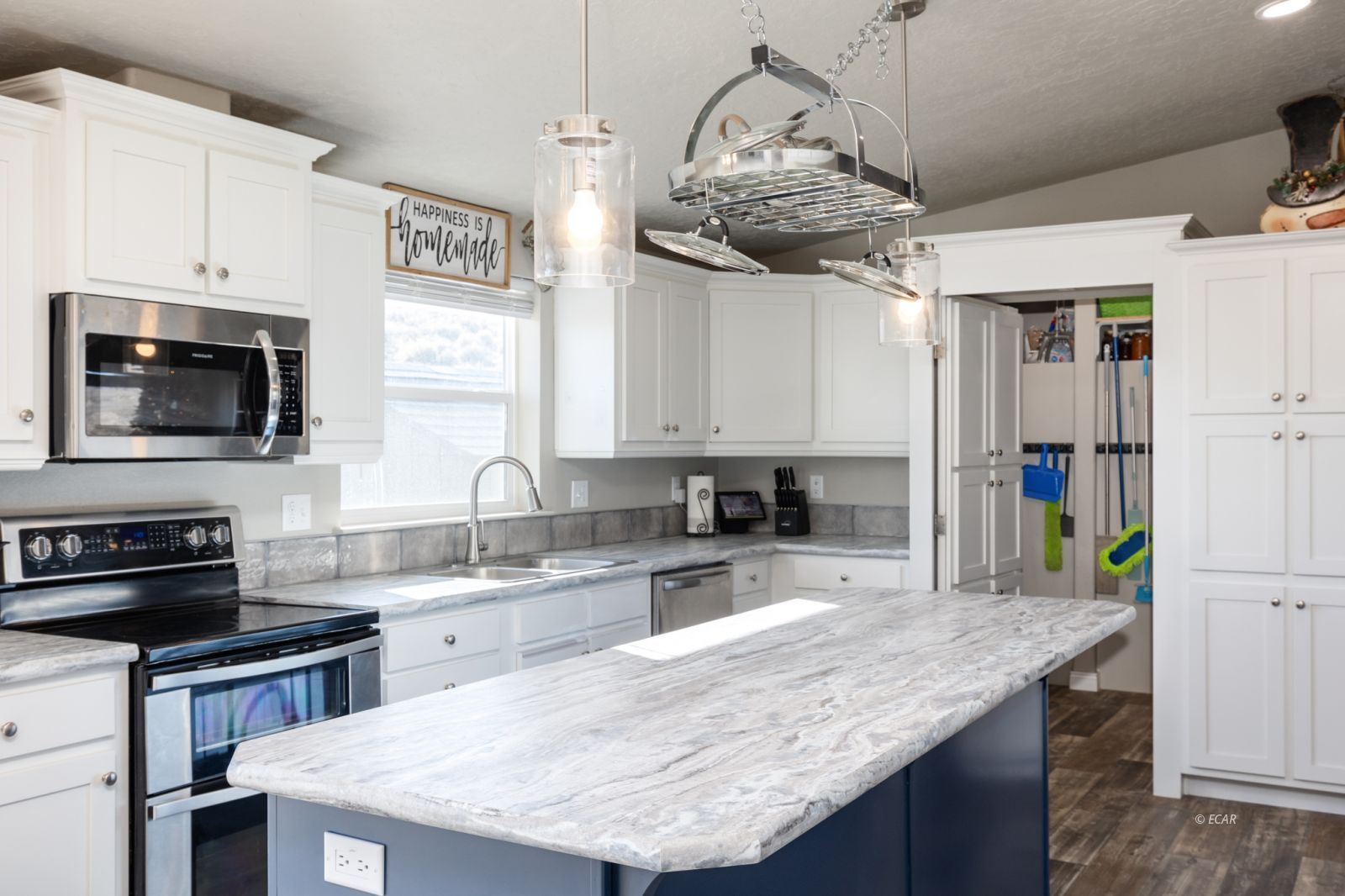 1019 Meadow View Drive Property Photo 14