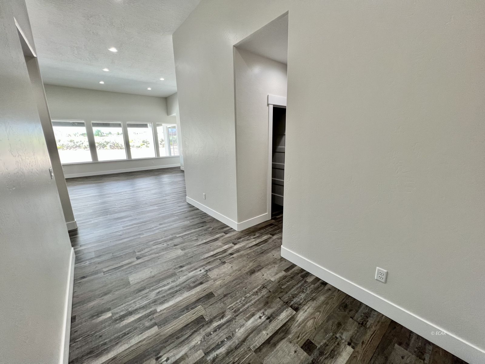 991 Wolf Creek Lane Property Photo 4