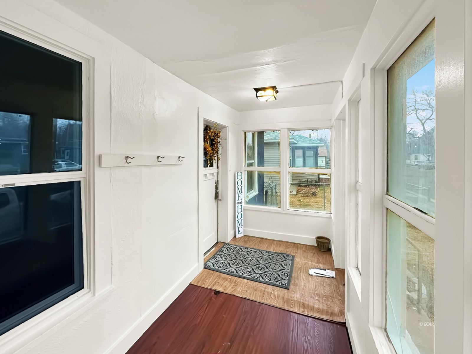 890 2nd Street Property Photo 3
