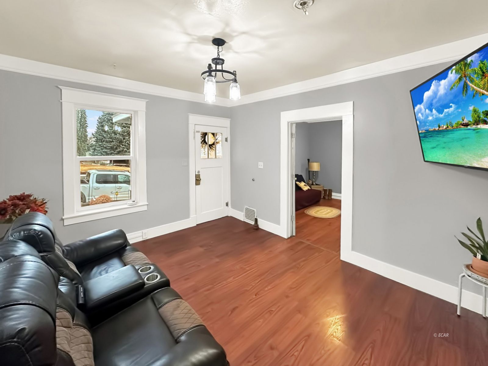 890 2nd Street Property Photo 6